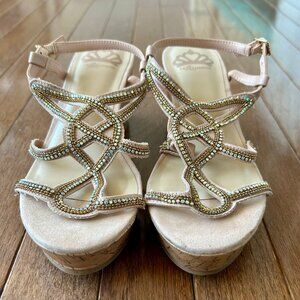 Fergalicious Platform Sandal, Size 7M,Neutral tan with iridescent and gold beads